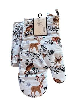 Vera Bradley Holiday Winter Deer Oven Mitt and Pot Holder Set